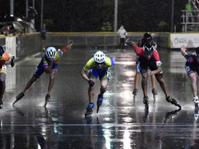 To feel secure with roller skates under rain