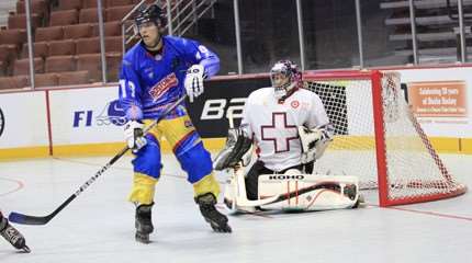 2013 Senior World Championships of Inline Hockey: The leaders having a rough time