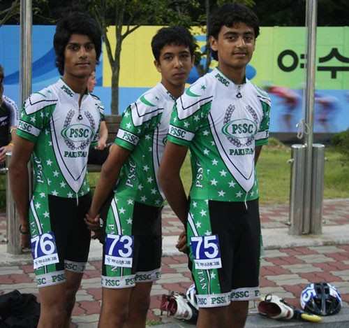 Pakistan is sending more skaters at the 2015 speed skating world championship.