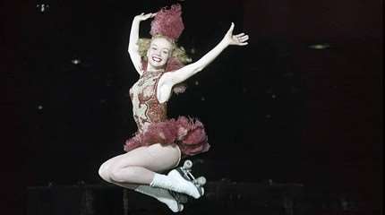 The skating vanities and their star Gloria Nord