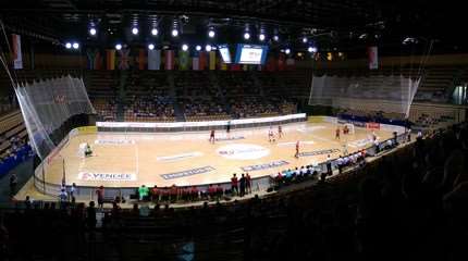Summary of the first day at the 2015 Worlds of Rink Hockey